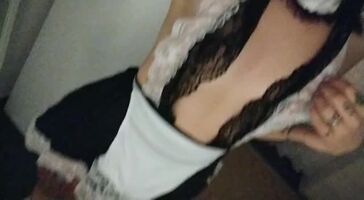 Would you fuck this sexy housewife? 😏