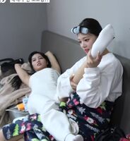 MOMO - tongue + massage from JEONGYEON + Bonus CHAEYOUNG