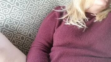 Going to dinner with family, but I'm still horny. I guess this little guy will have to fill me up until I can get back to playing. On my plus side, it matches my dress. 😉