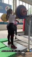 @leidysolis76kg with a front squat double. Thick.