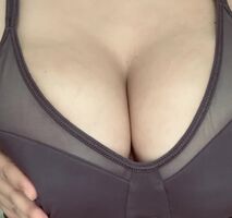 Titty drop! Rating? Lmk if you want more of these 💕😘