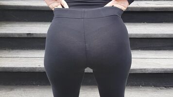 Black leggings Black panties Big Ass 🍑 xx 54yo 🇦🇺💞